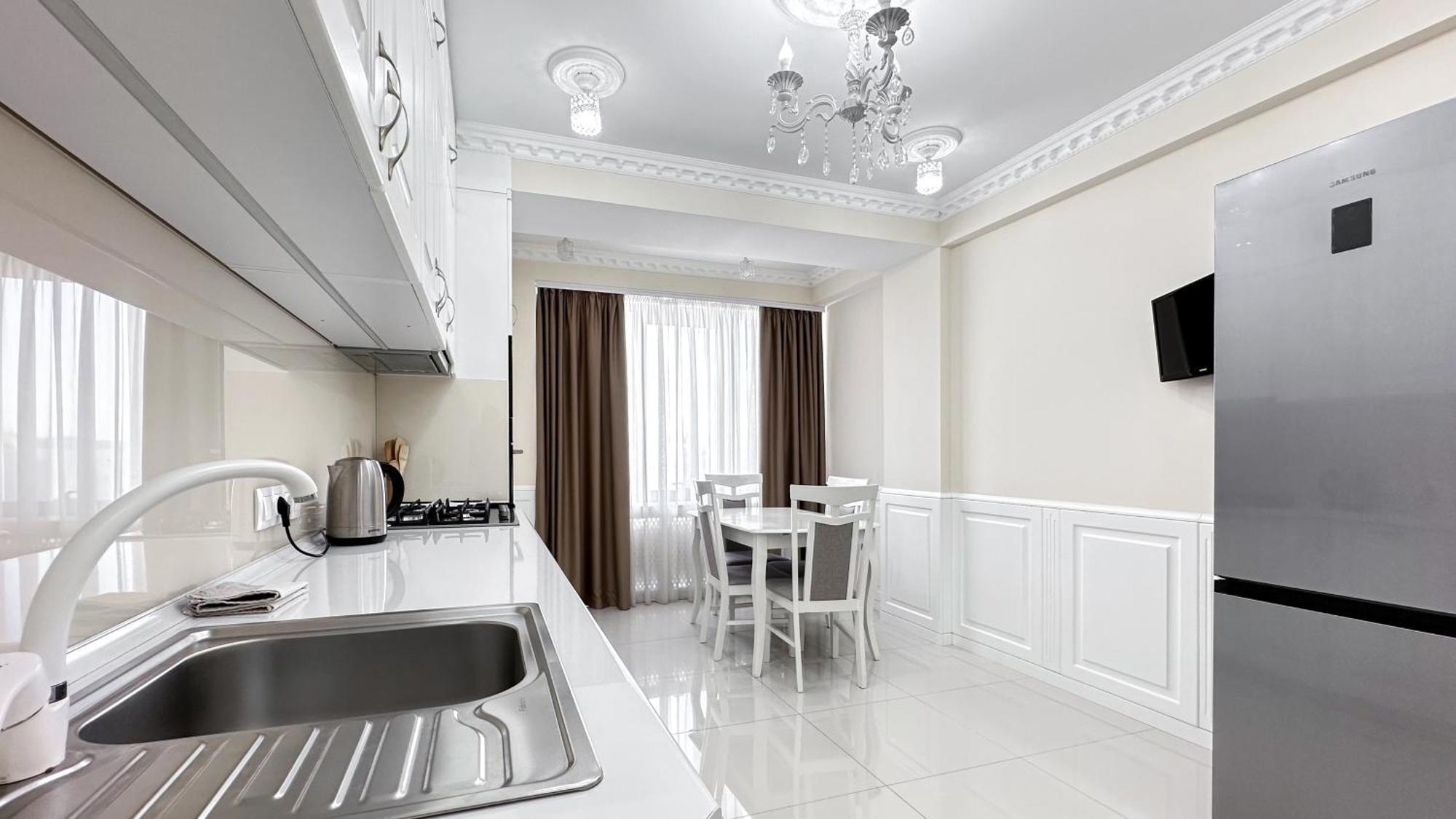 Luxury Residence Business New Apartments คีชีเนา ภายนอก รูปภาพ